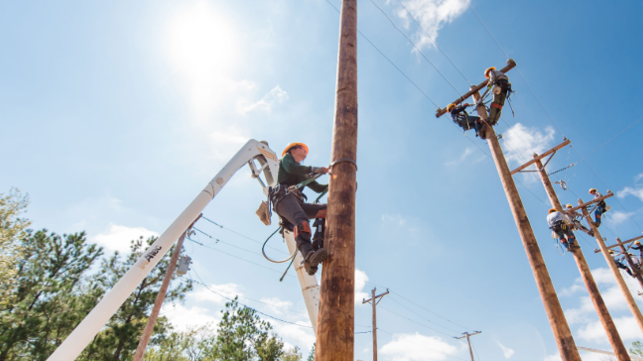 Lineworker students